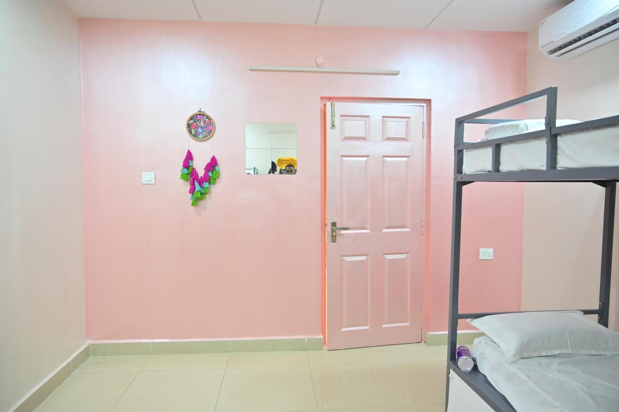 Hyderabad Wanderers Cave Hotel Eksteriør billede